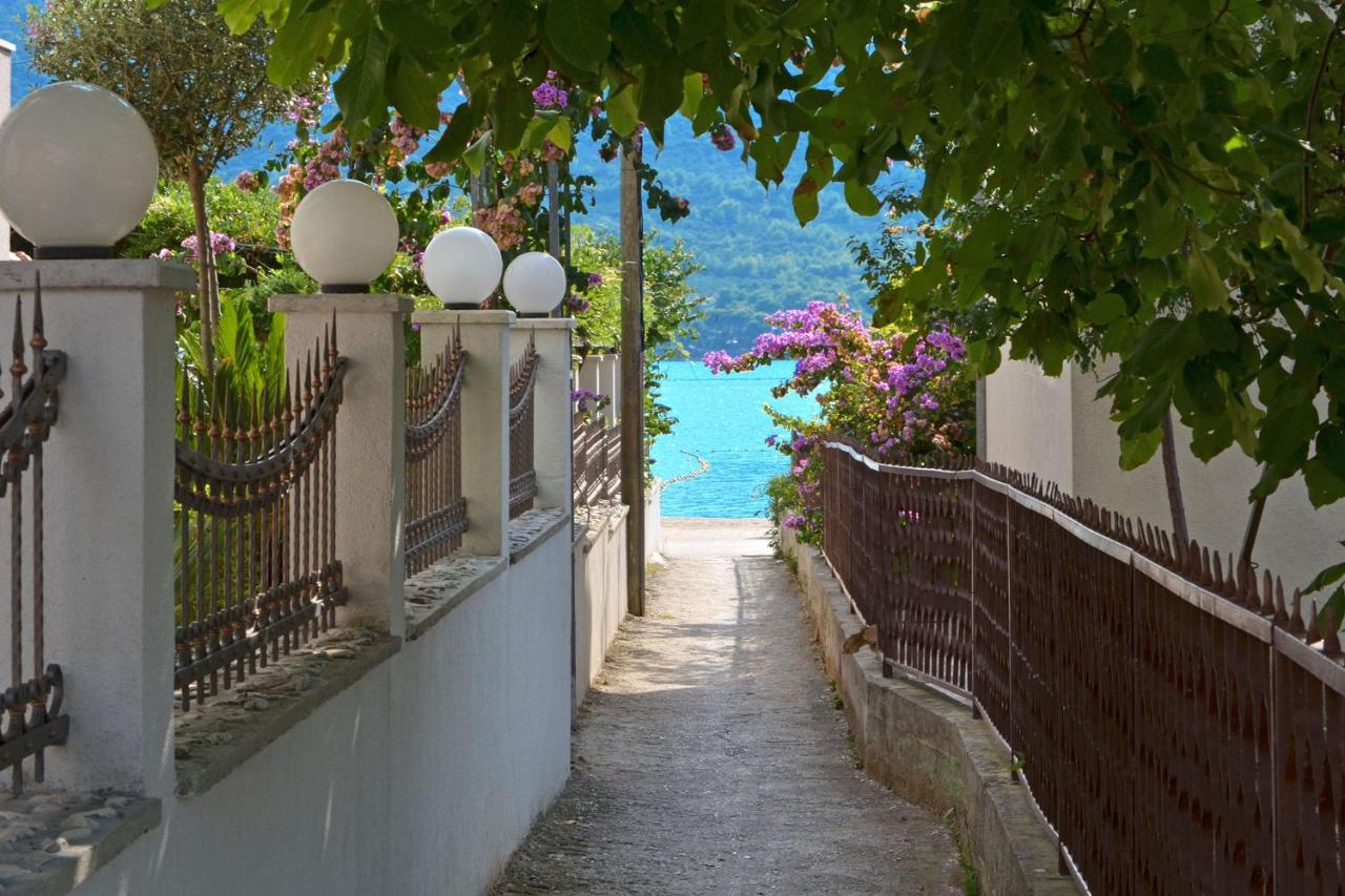 Villa Maros Marina Exterior photo