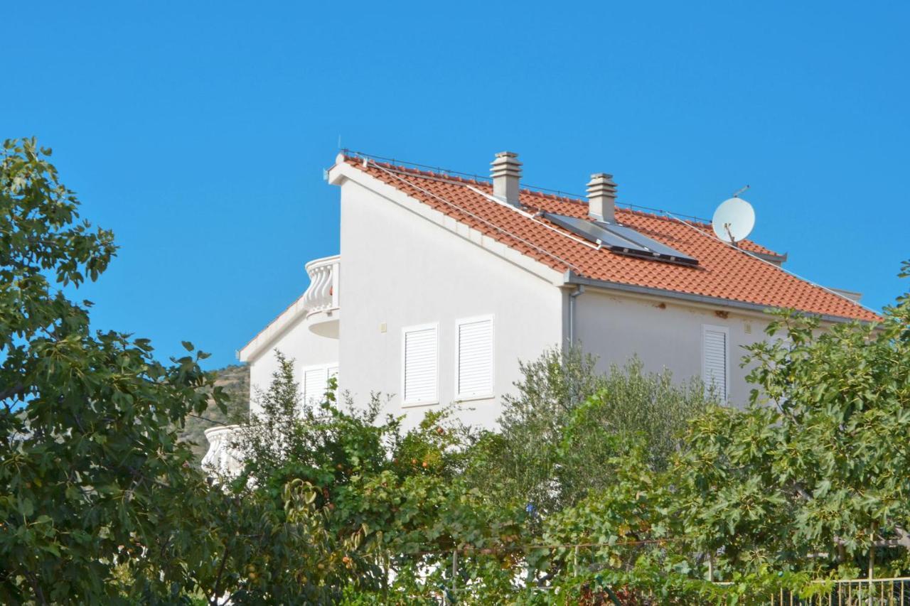 Villa Maros Marina Exterior photo